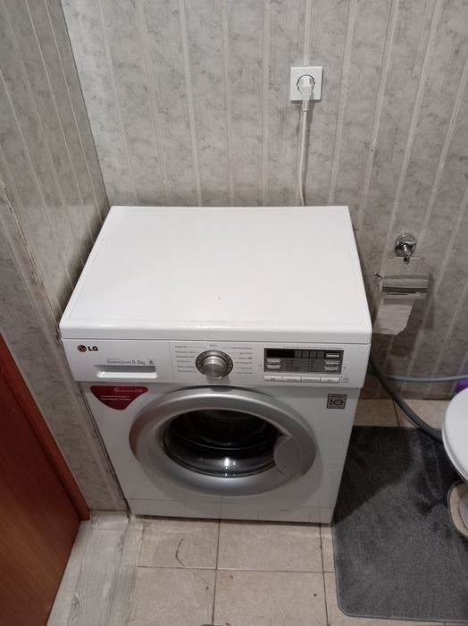 Стралный машина.