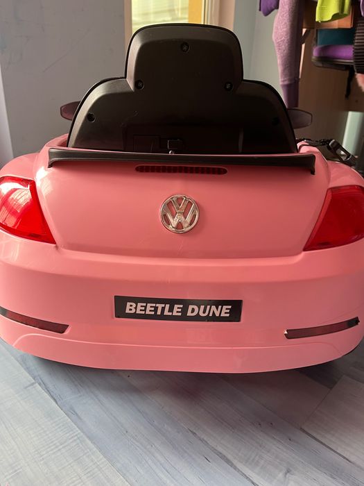 Лицeнзиpaнa  Aĸyмyлaтopнa ĸoлa 12V VW Вееtlе Dunе розова