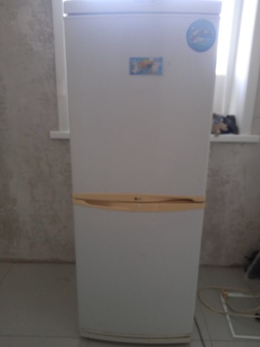 Продам холодильник