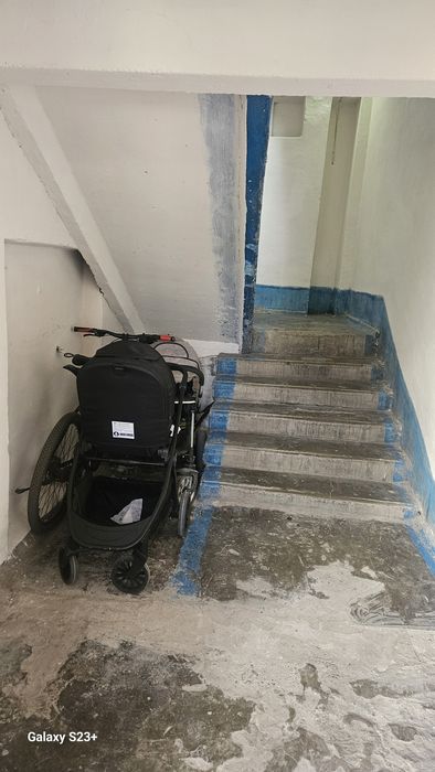 Продается 2 ух комнатная квартира