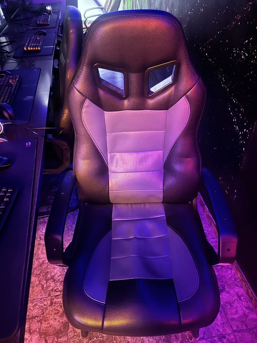 Игровые кресла / компьютерный клуб