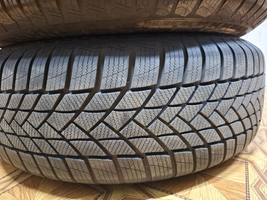 Set 4 anvelope iarna 235 65 17 Dot 36/2024