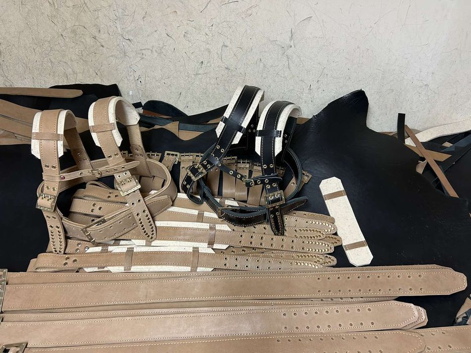 Двойни кукерски колани за чанове