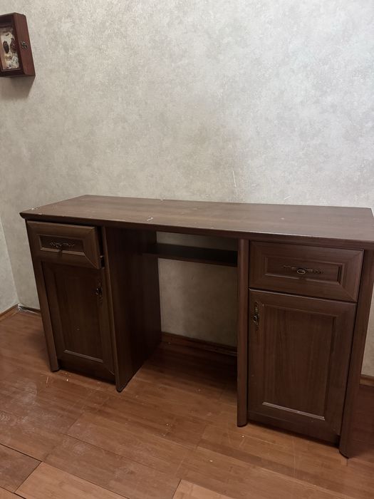 Продам прихожую в классическом стиле