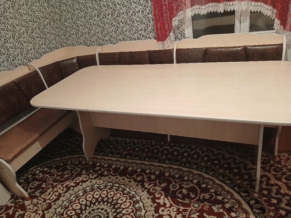 Кухонный стол хороший