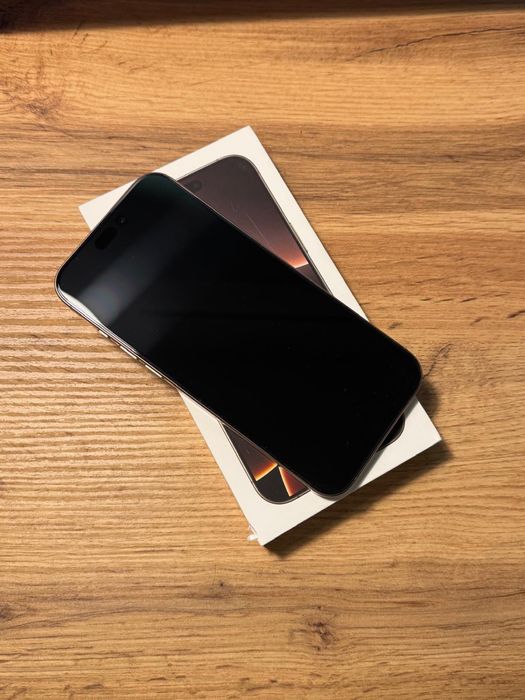 Vând iPhone 16 Pro Max-Capacitate 92%