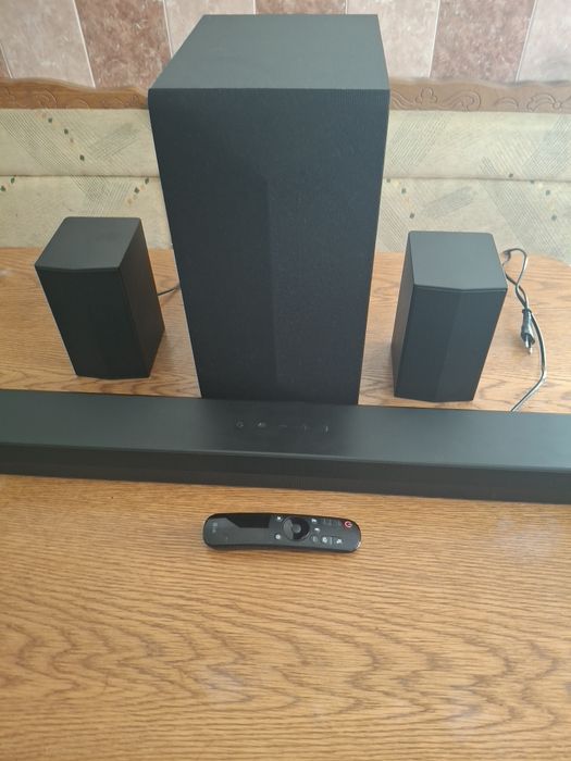 Soundbar LG S60T. 5.1  440W Kit Wireless Surround inclu   Subwoofer Wireless  HDMI USB  Negru
