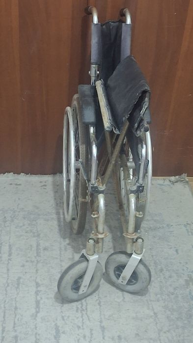 Инвалидная коляска