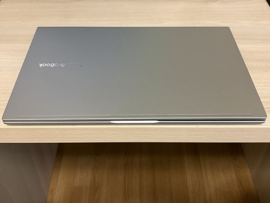 Asus VivoBook Ryzen 5 5005u 8gb ram 512gb stocare