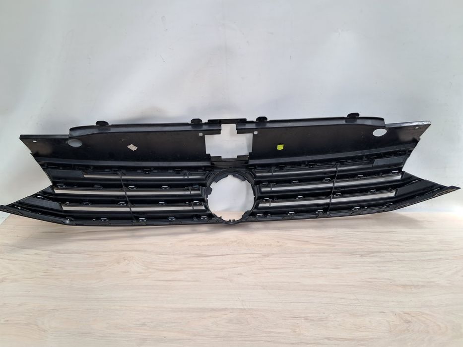 Грил решетка Vw Passat B8