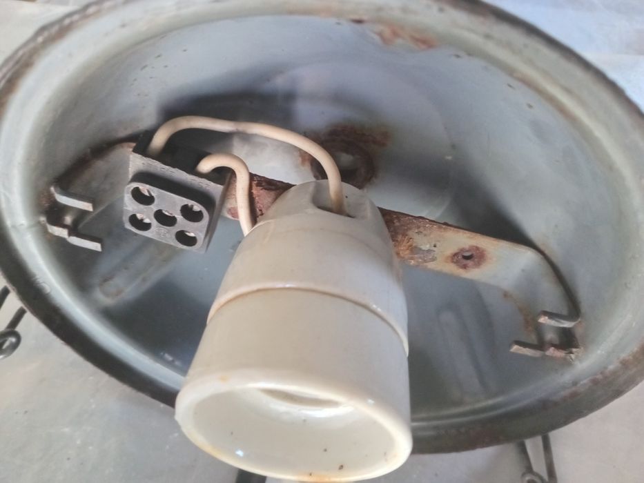 Продам светильник уличный