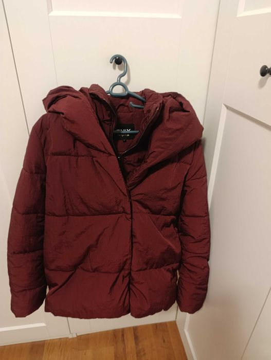 Ново яке цвят бордо марка