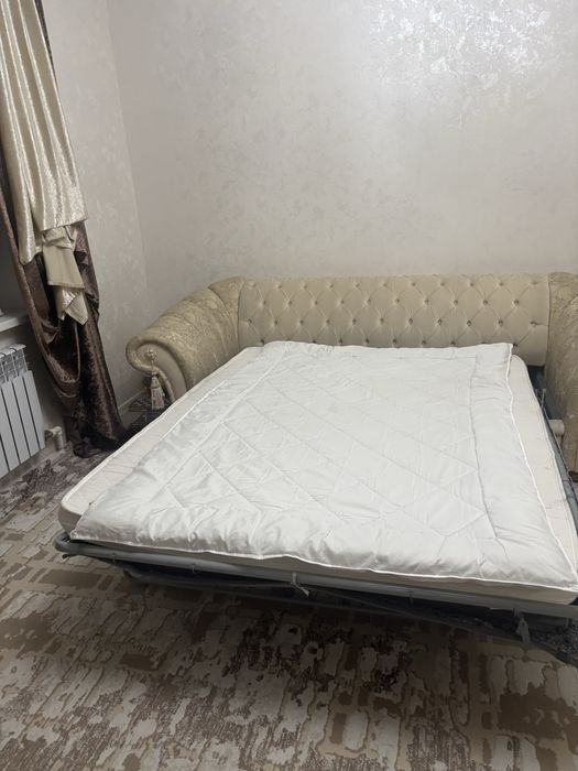 Продам диван и одно кресло