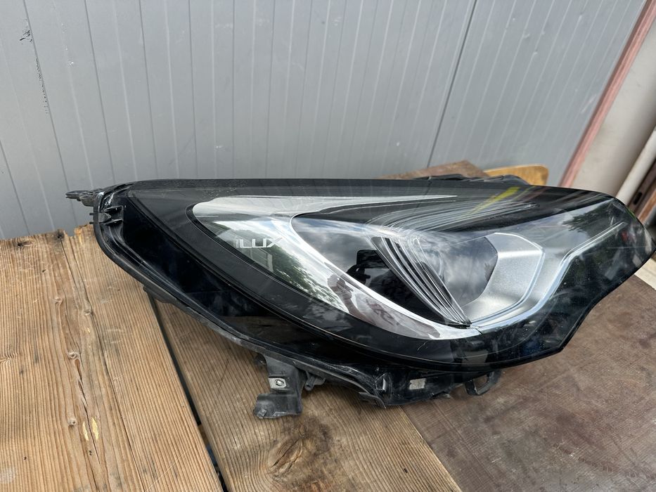 Opel Astra десен фар 2014-17