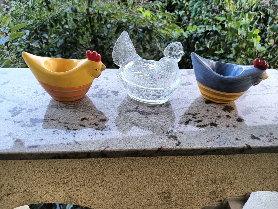 suporti pt oua si o gainusa pentru sare