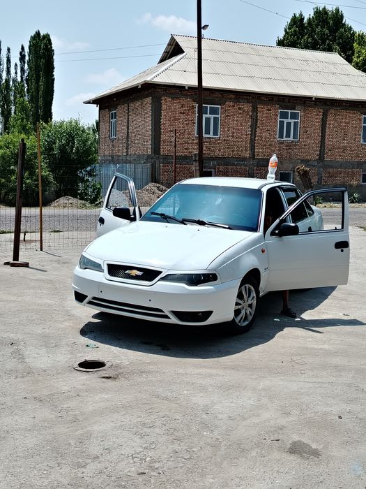 Nexia 2 yili 2008 yurgani 381 000 km 30% kraskasi bor