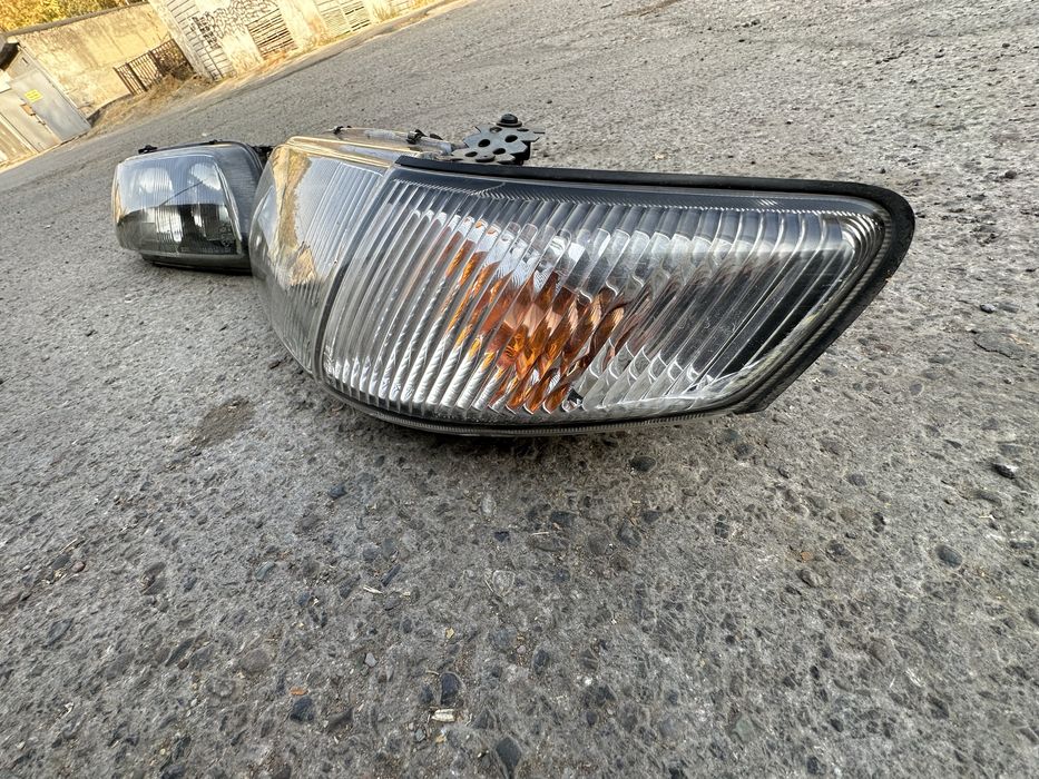 Фары оригинал   Мазда 626 дорестайлинг