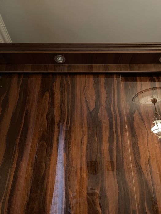 Шкаф для одежды с дверцами