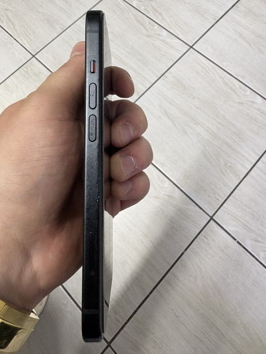Продам Iphone 15