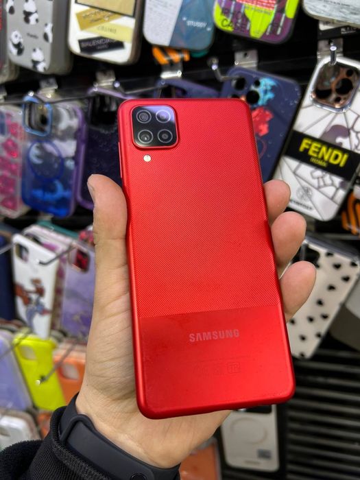 Samsung A12 ideal SROCHNA