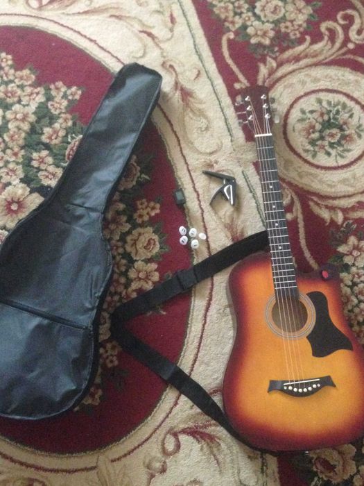 Gitara sotiladi Arzon narxda yangi srochni