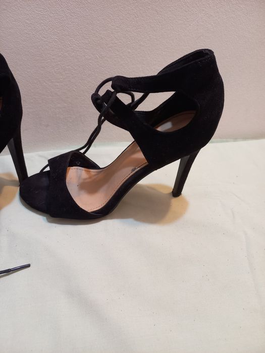 Pantofi cu toc 40
