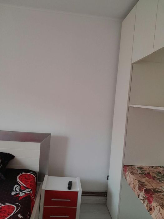 Închiriez apartament