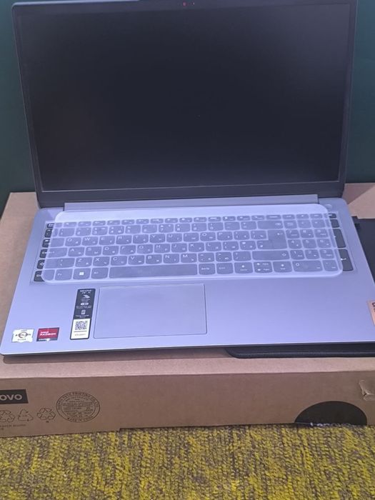 Ноутбук холати янги куп ишламаган