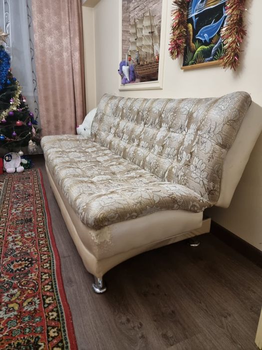 Диван и красла