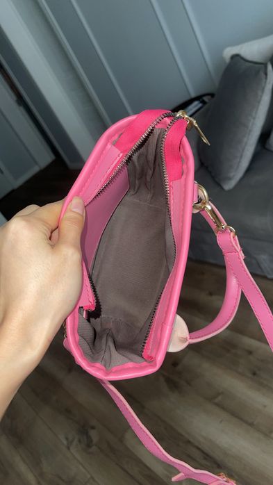 Сумочки розовый и черный