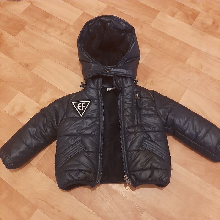 Продам детскую куртку