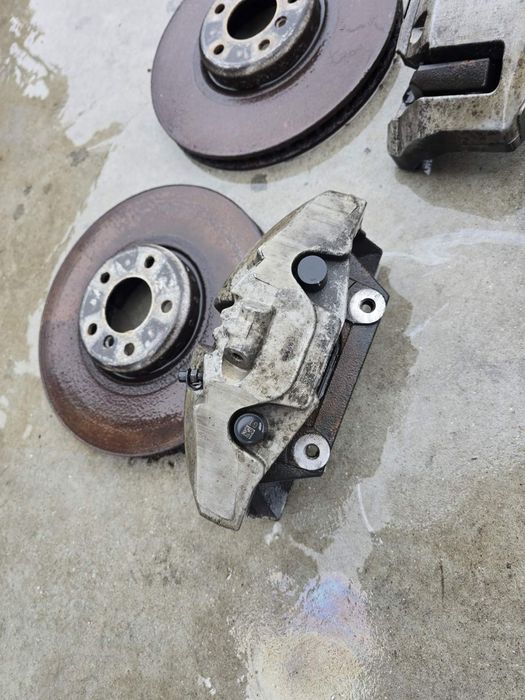 Предни спирачни апарати  и дискове за всички модели BMW F07 F01 F02 F0