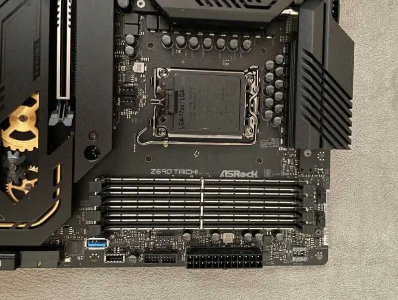 Дънна Платка / Motherboard ASRock Z690 Taichi + [i5 12400f]