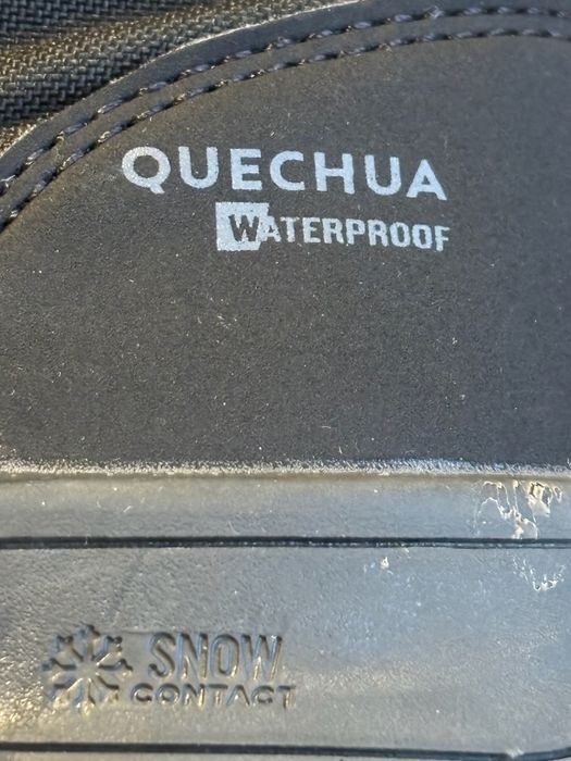 Vând cizmulițe călduroase și impermeabile pentru copil, mărimea 30