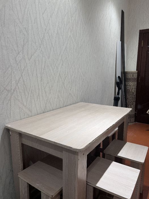 1ta stol va 4ta stul sotiladi