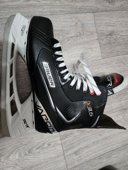 Продам коньки Bauer Vapor