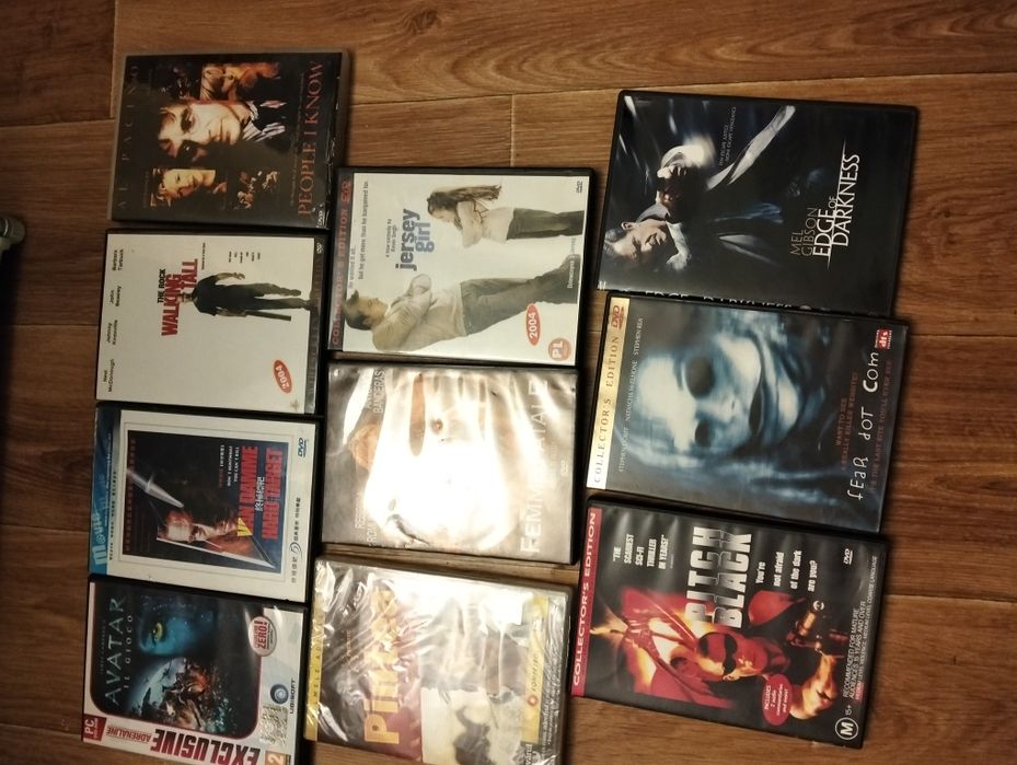 Dvd-uri filme titrate în limba română, engleză și franceză