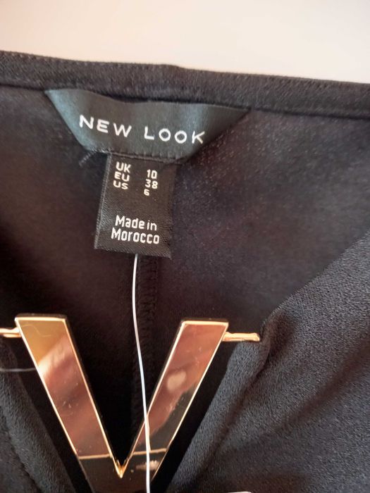 Малка черна рокля