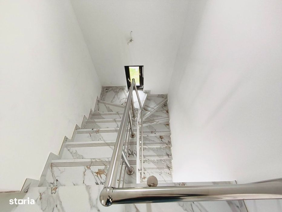 Casa individuala de vanzare in Comuna Berceni LA INTRARE