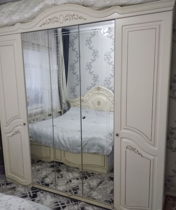 Спальный гарнитур