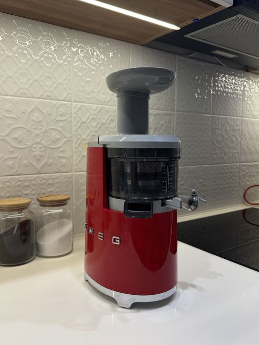 Продается соковыжималка SMEG