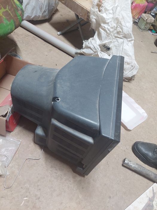 Теледидар жұмыс жасап тұр