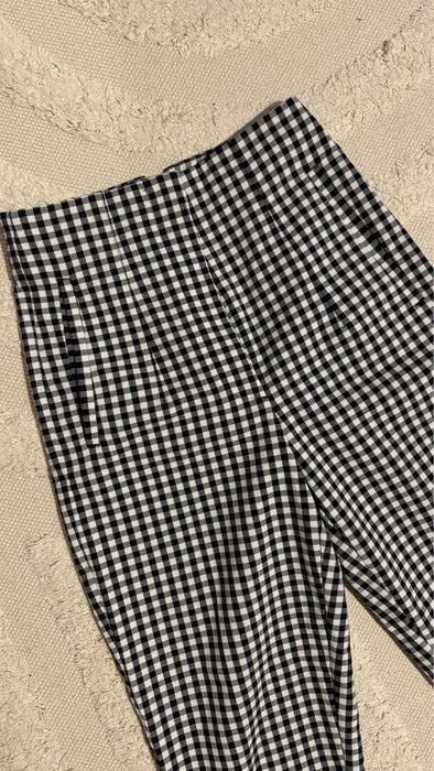 Pantaloni carouri cu talie inalta