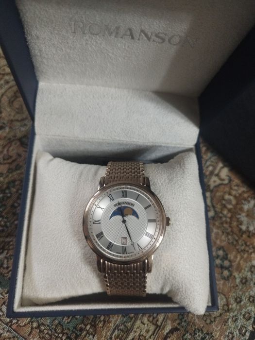 Хорошие новые часы продам за 100.000
