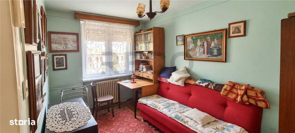 RECO Apartament semi-decomandat cu 3 camere