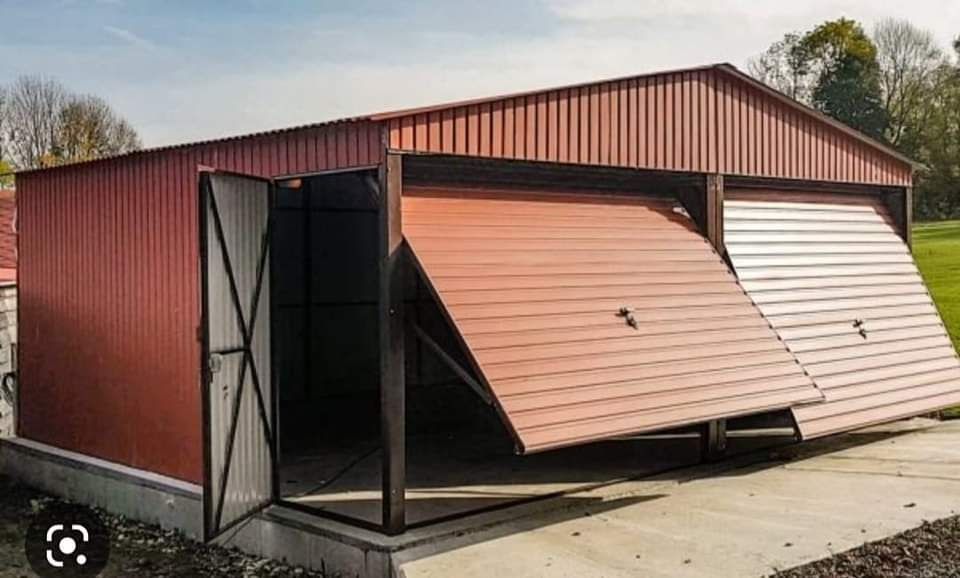 Garaj metalic din panouri sandwich  3.7 x 6m