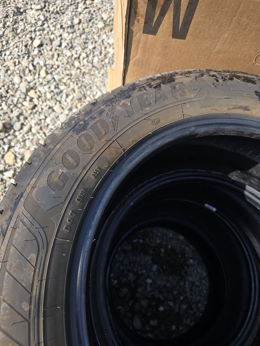 Anvelope vara 215/60/17 C