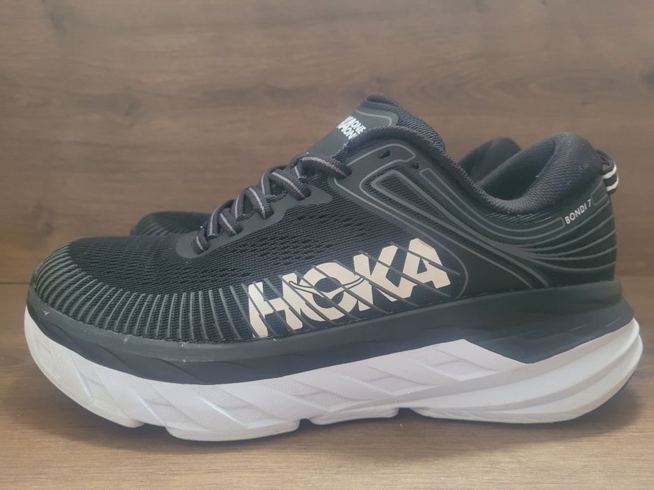 Много запазени!Дамски маратонки Hoka Bondi 7-39 1/3номер