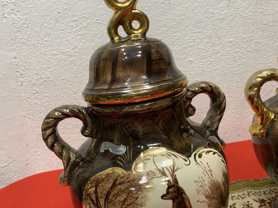 Винтидж порцеланови урни Bequet 1950те ръчна украса маркировка