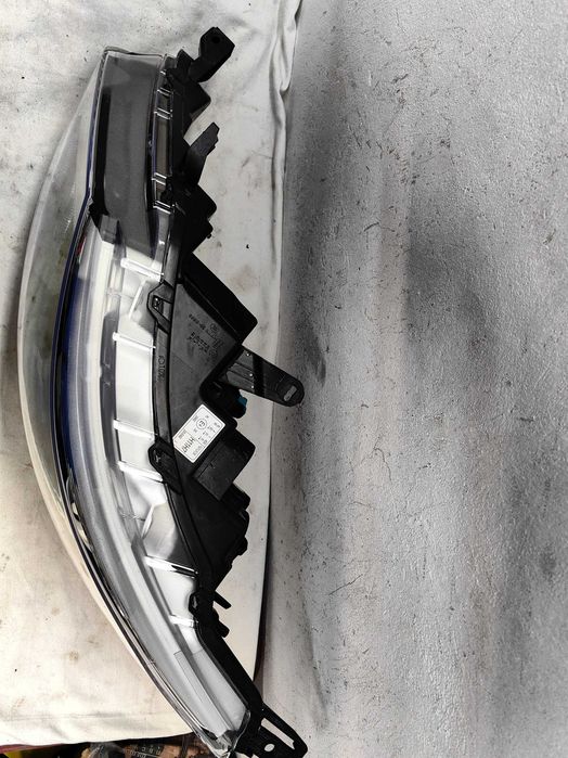 Оригинални  фарове Ляв Десен  Нисан Nissan Qashqai Led